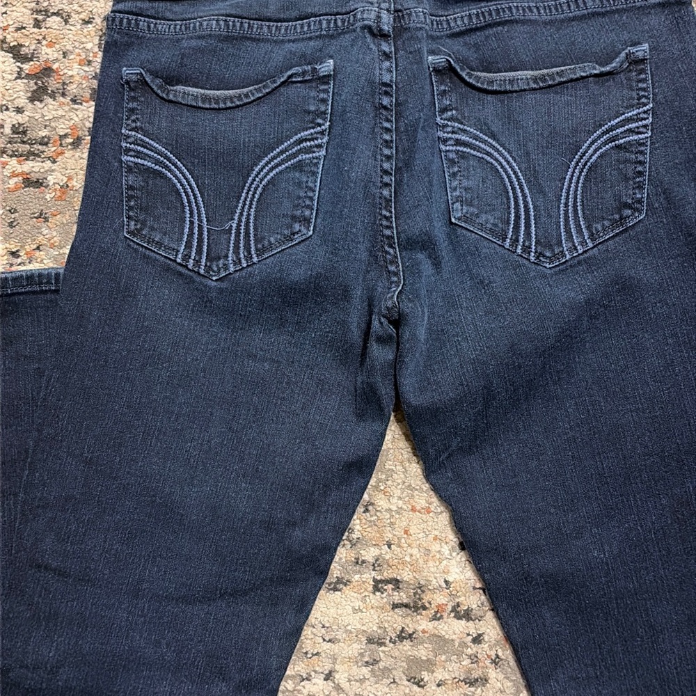 Hollister Women’s Dark Indigo Skinny Jeans - Picture 3 of 4